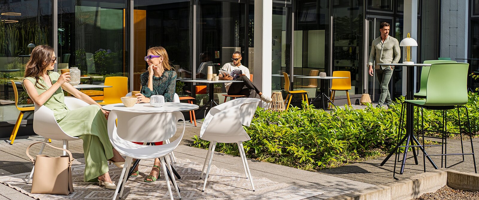 ¡Trabajar al aire libre también es divertido! Con nuestras soluciones para exteriores.